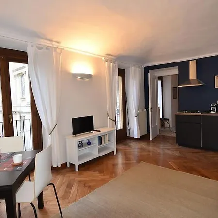 Apartamento La Mole Davanti Finestra! Turim